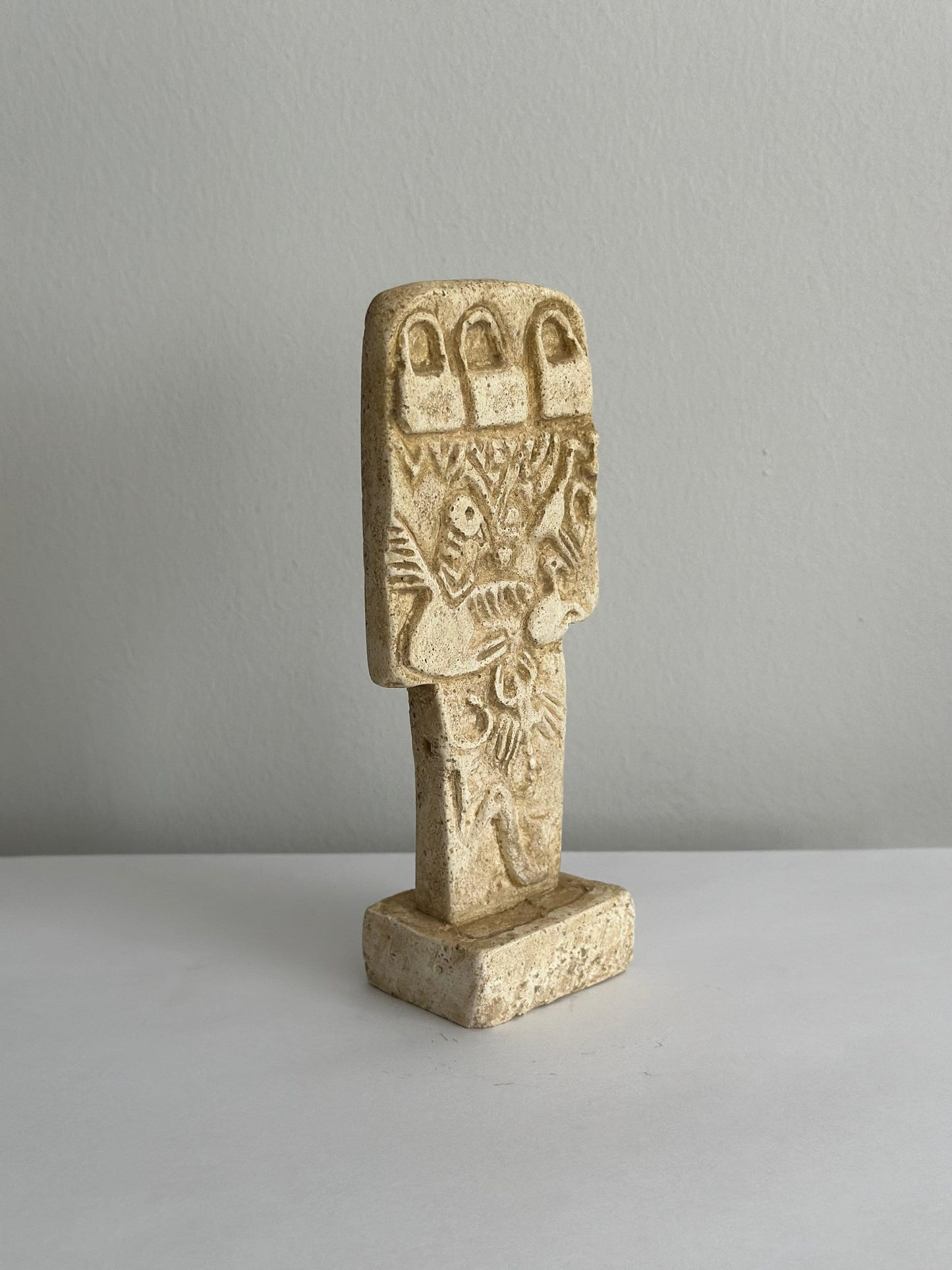 Gobeklitepe - Pillar 43, Enclosure D: the Vulture -Shaped Stone / Netflix Tv Series THE GIFT (ATIYE) Gobeklitepe , Urfa, Turkey